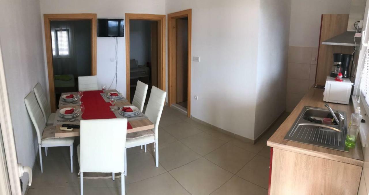 Apartmani Kulas Pakoštane Buitenkant foto