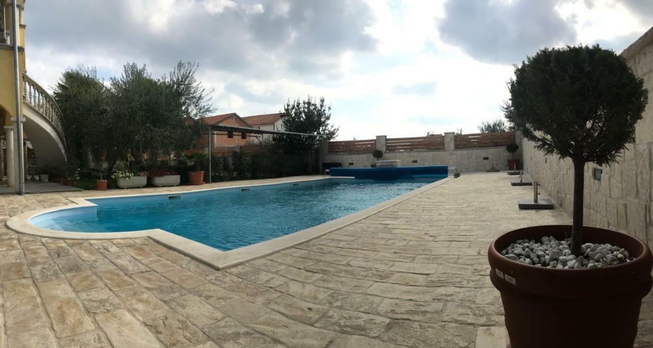 Apartmani Kulas Pakoštane Buitenkant foto