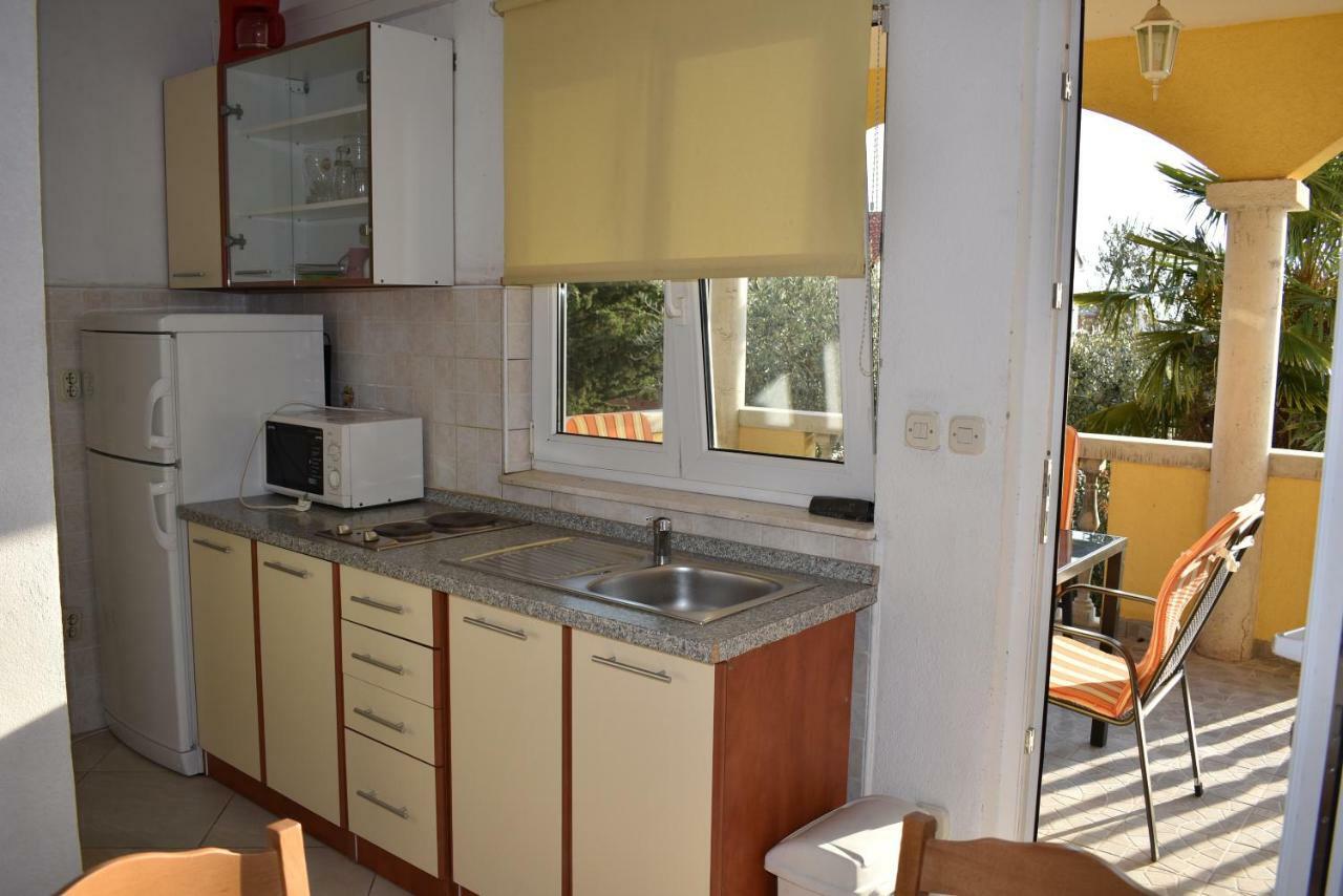 Apartmani Kulas Pakoštane Buitenkant foto
