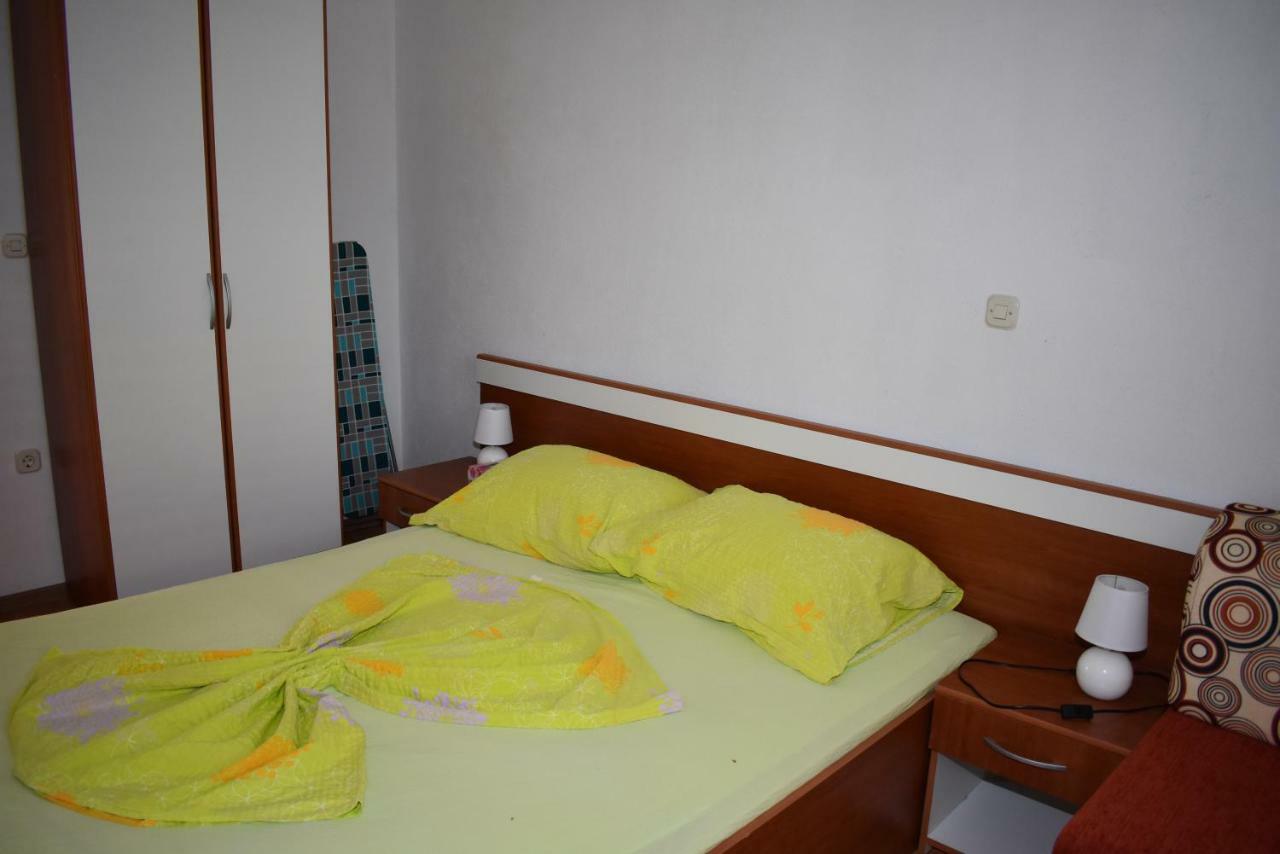 Apartmani Kulas Pakoštane Buitenkant foto