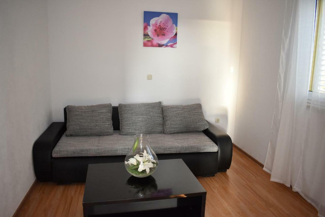 Apartmani Kulas Pakoštane Buitenkant foto