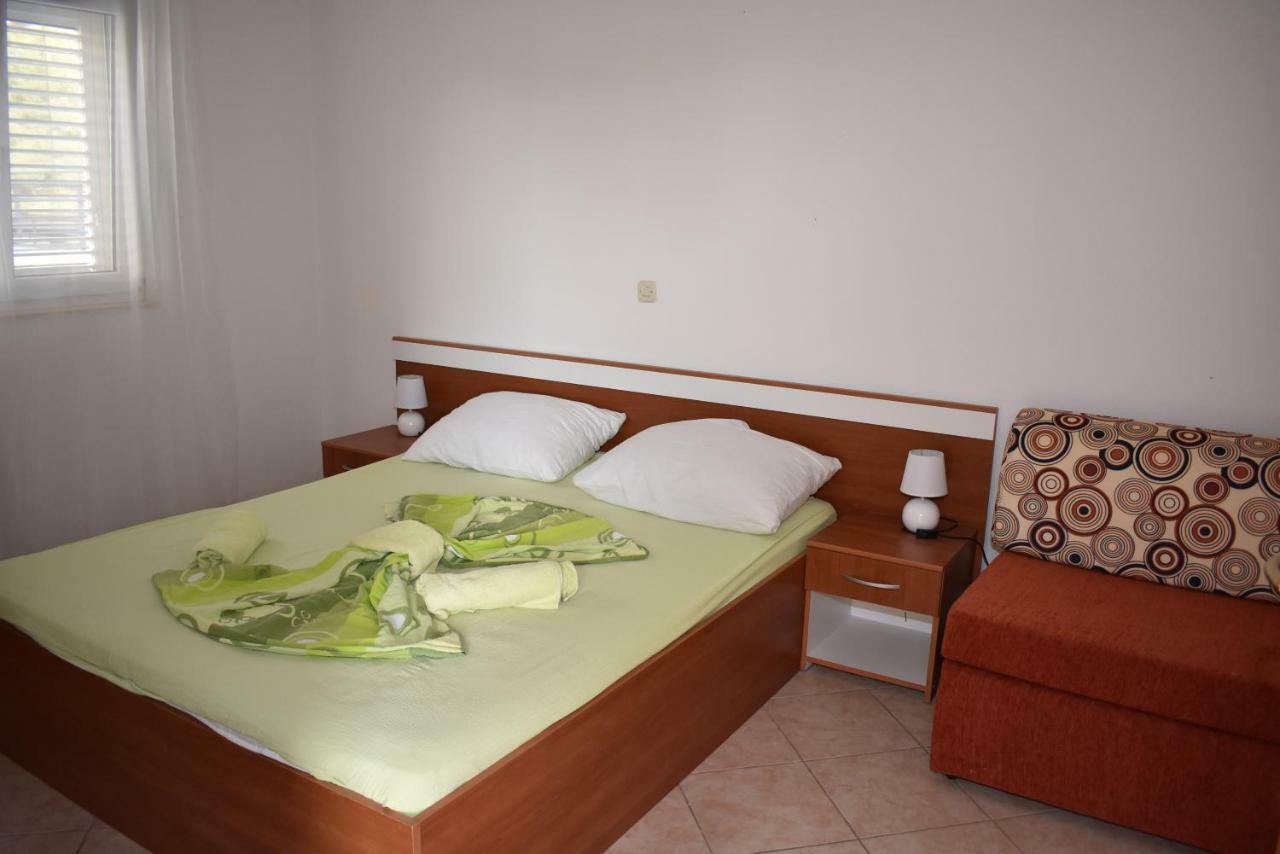 Apartmani Kulas Pakoštane Buitenkant foto