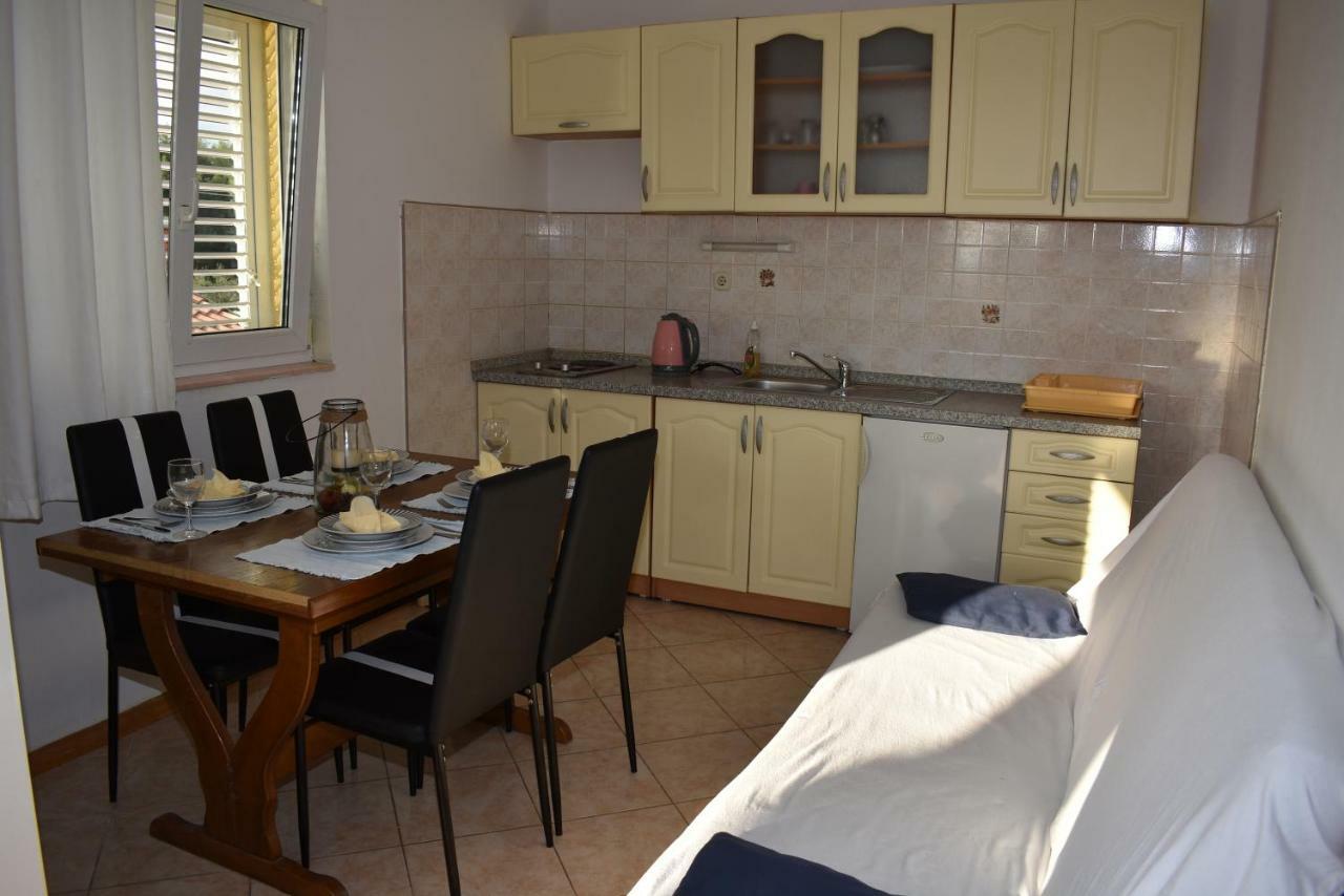 Apartmani Kulas Pakoštane Buitenkant foto